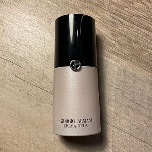 Giorgio Armani Beauty Crema Nuda Tinted Cream